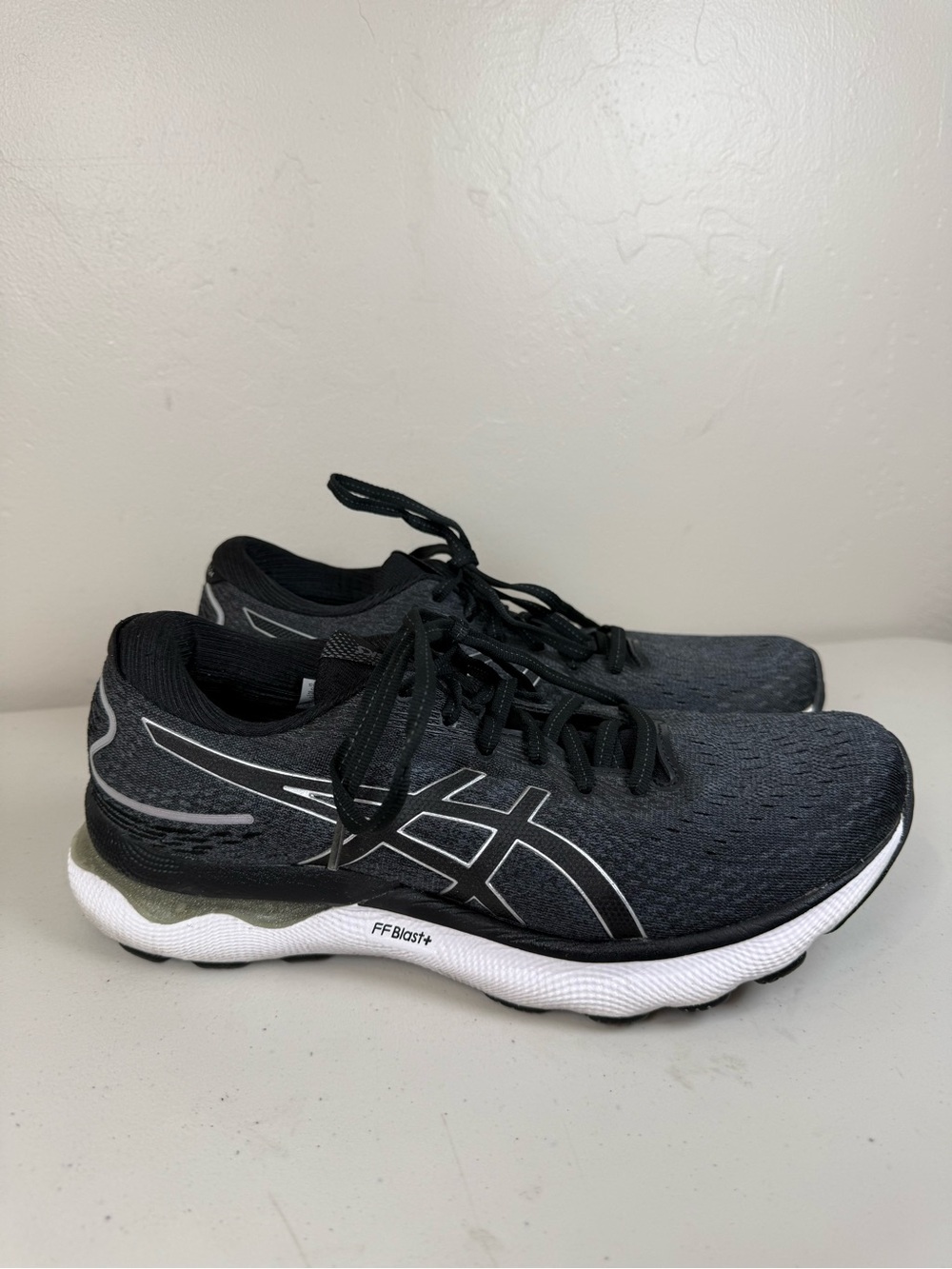 ASICS Gel-Nimbus 24 running shoes women's size 9